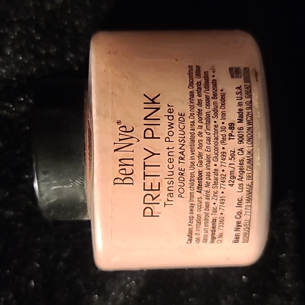 Ben Nye pretty pink powder